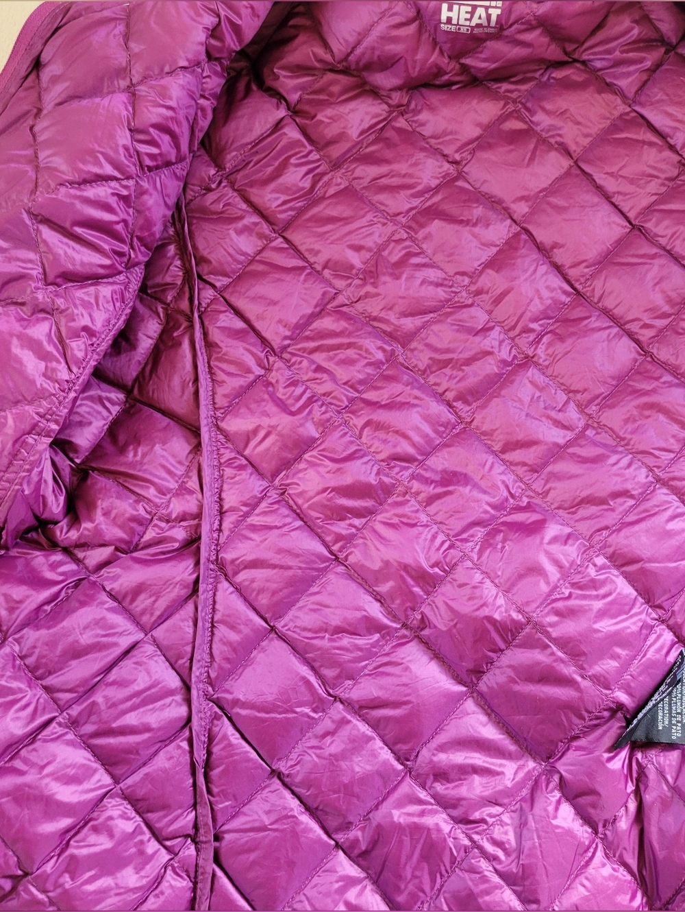 32 Degrees | HEAT Cute Fuchsia Lightweight Quilted Puffer Jacket (SIZE XS) - Picture 6 of 12
